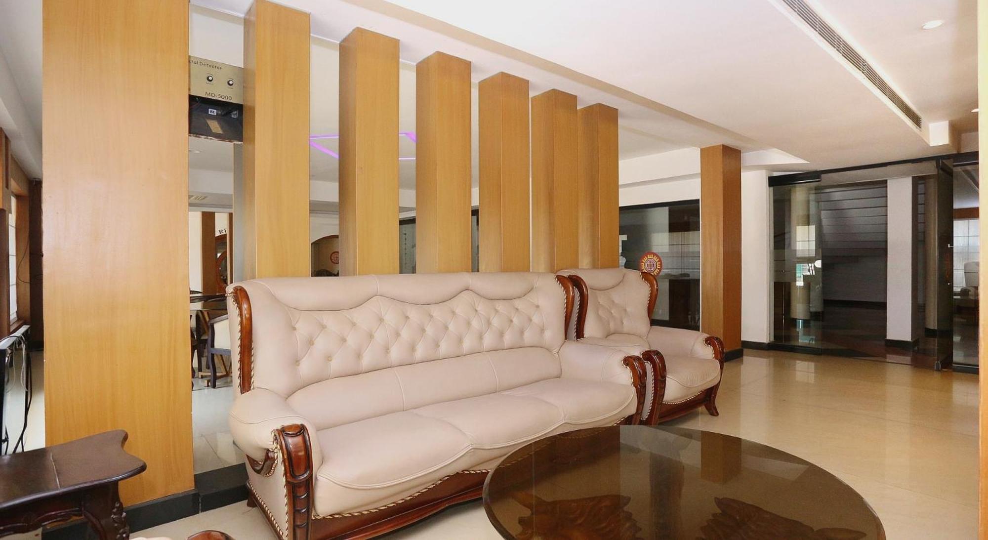 Super Townhouse Dona Castle Hotel Kollam Exterior photo