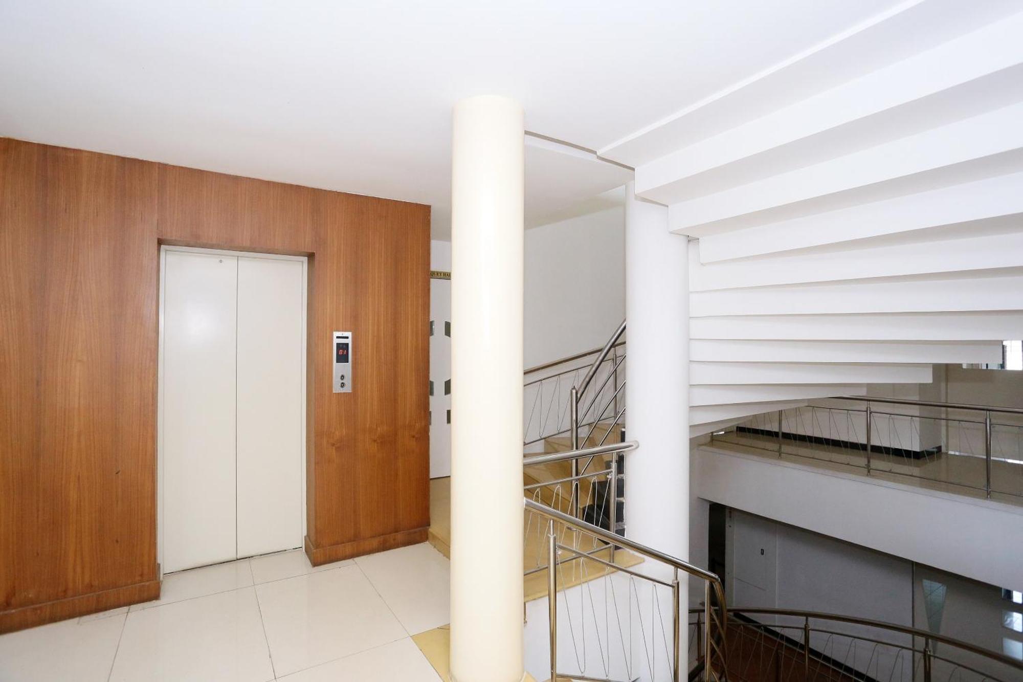 Super Townhouse Dona Castle Hotel Kollam Exterior photo