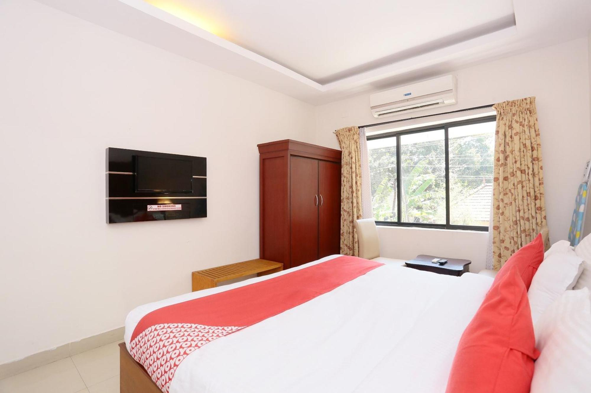 Super Townhouse Dona Castle Hotel Kollam Exterior photo