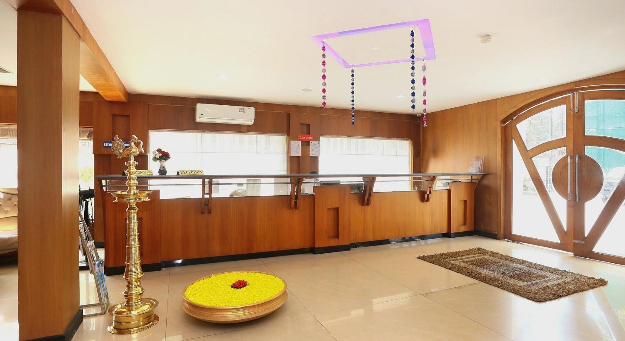 Super Townhouse Dona Castle Hotel Kollam Exterior photo