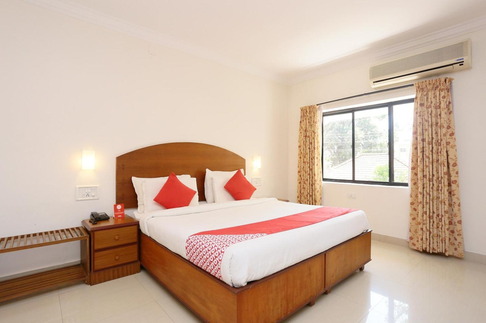 Super Townhouse Dona Castle Hotel Kollam Exterior photo