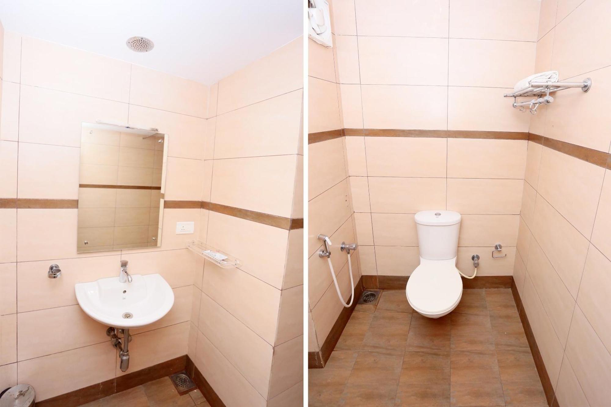 Super Townhouse Dona Castle Hotel Kollam Exterior photo