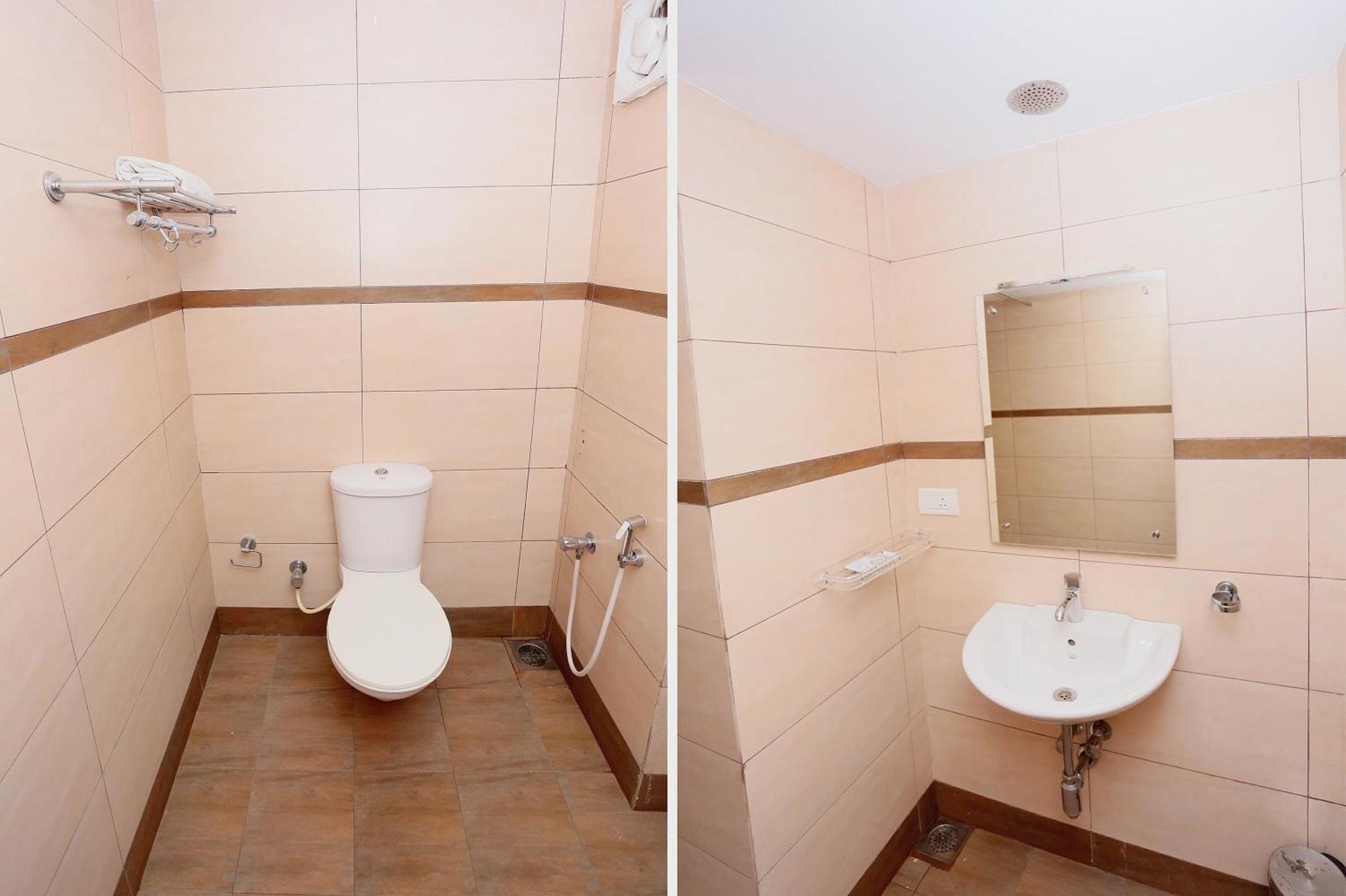 Super Townhouse Dona Castle Hotel Kollam Exterior photo