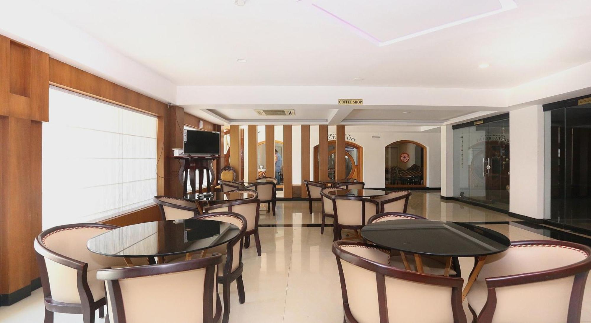 Super Townhouse Dona Castle Hotel Kollam Exterior photo