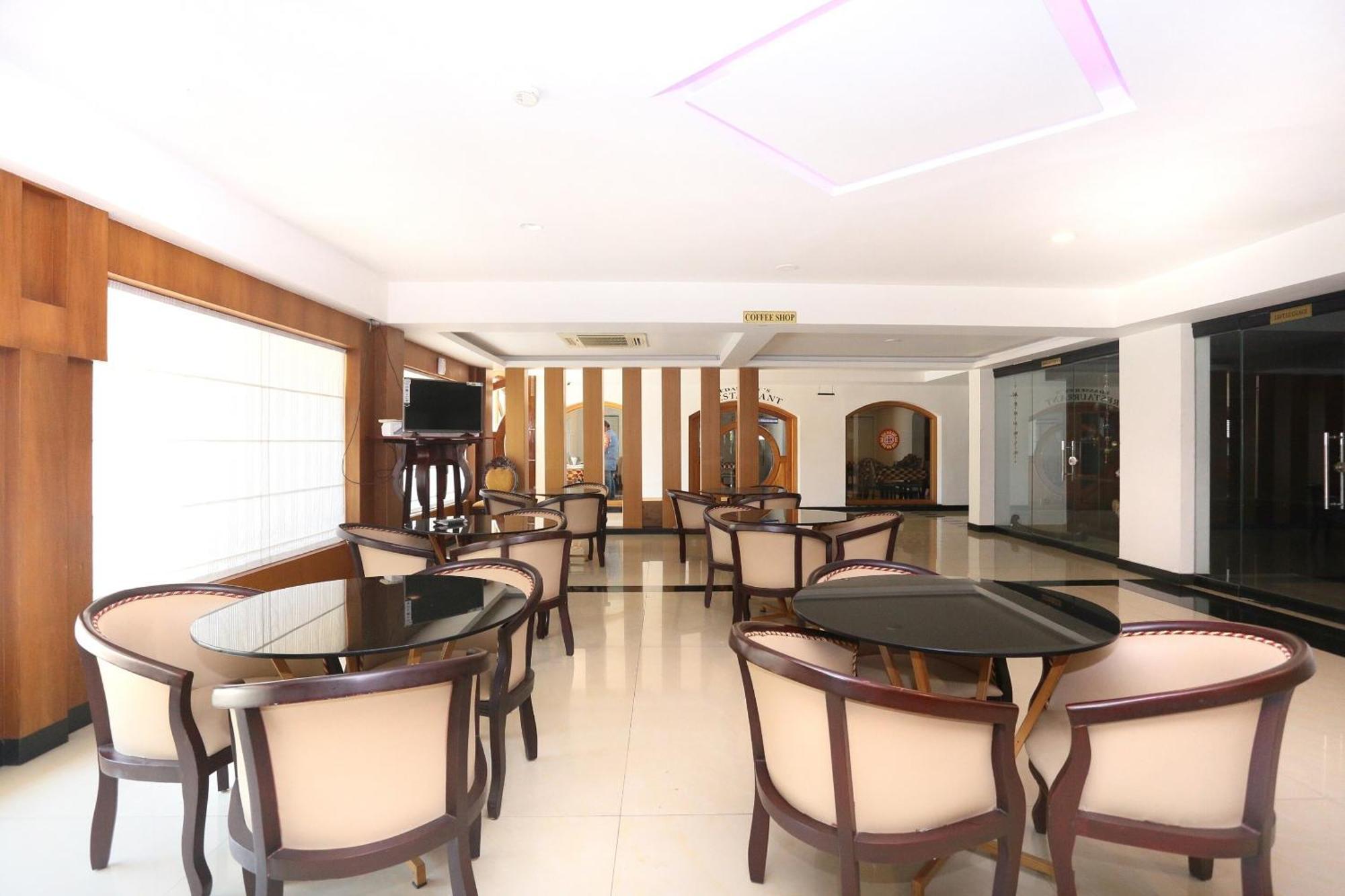 Super Townhouse Dona Castle Hotel Kollam Exterior photo