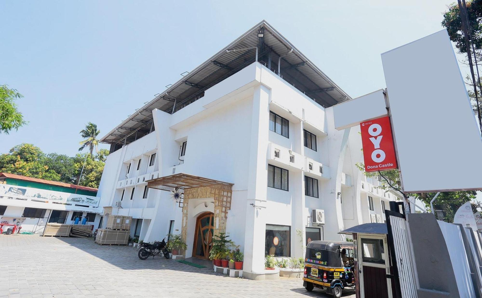 Super Townhouse Dona Castle Hotel Kollam Exterior photo