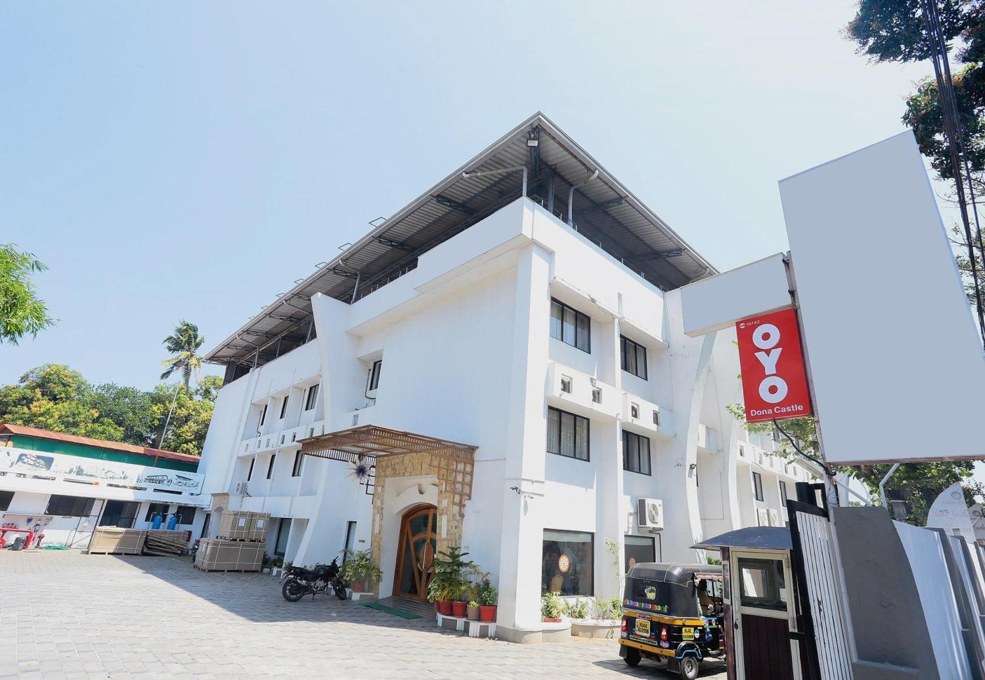 Super Townhouse Dona Castle Hotel Kollam Exterior photo