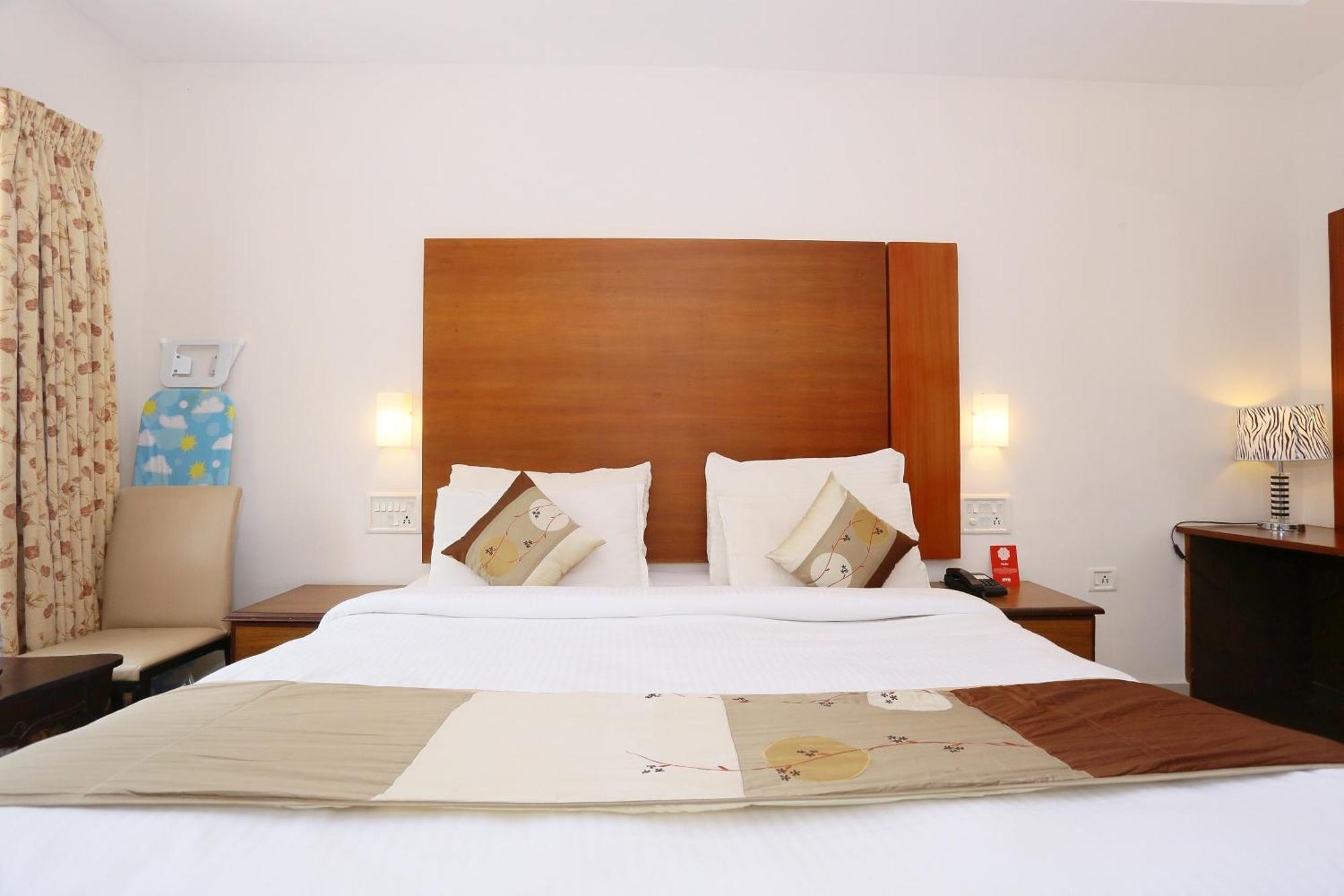Super Townhouse Dona Castle Hotel Kollam Exterior photo
