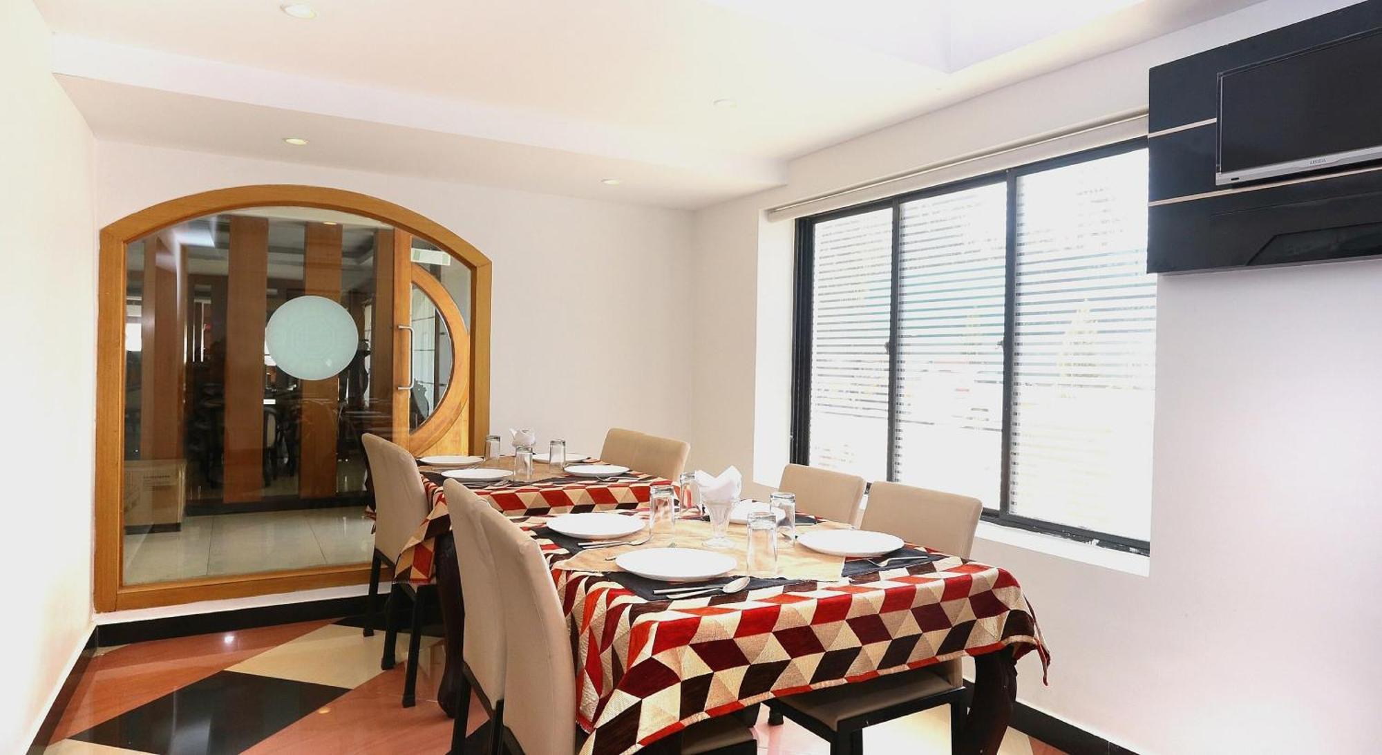 Super Townhouse Dona Castle Hotel Kollam Exterior photo